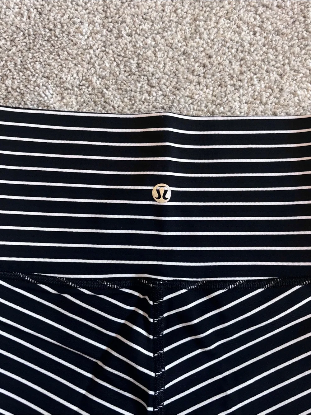 Lululemon Wunder under HR tight - Picture 2 of 3